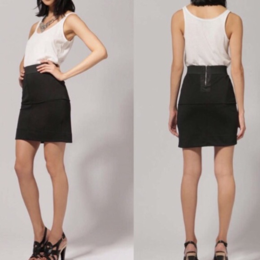 LEYENDECKER BLACK KNIT PONTE SKIRT 4 LIKE NEW